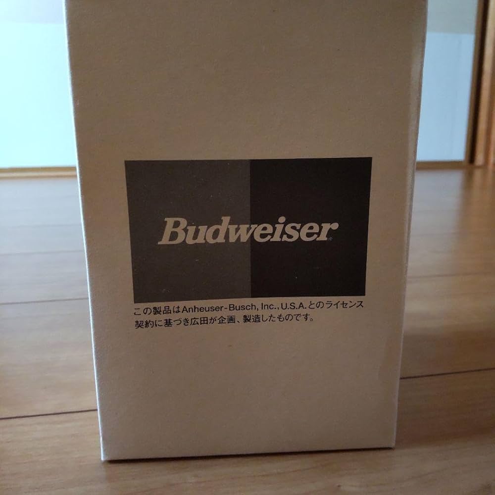 希少 限定品 バドワイザー 立体ロゴ 灰皿値下げしました！ Amazon.co.jp: 缶灰皿 バドワイザー 箱つき : ファッション